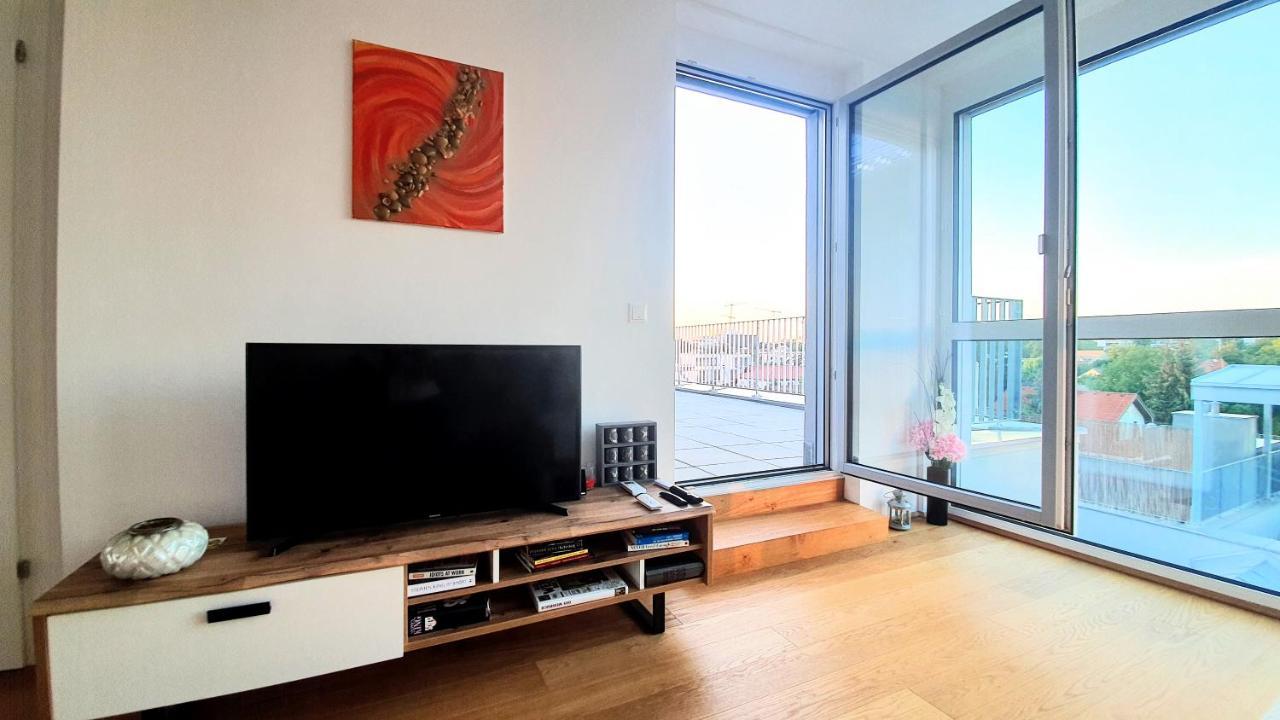 Rooftop Terrace, Free Garage Parking And Pool! Виена Екстериор снимка